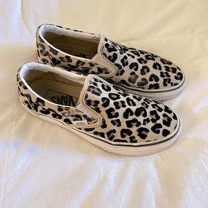 Leopard vans